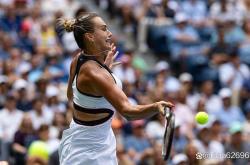 九游体育-阿扎伦卡在巴塞罗那比赛中问鼎冠军，连败引发热议！的简单介绍